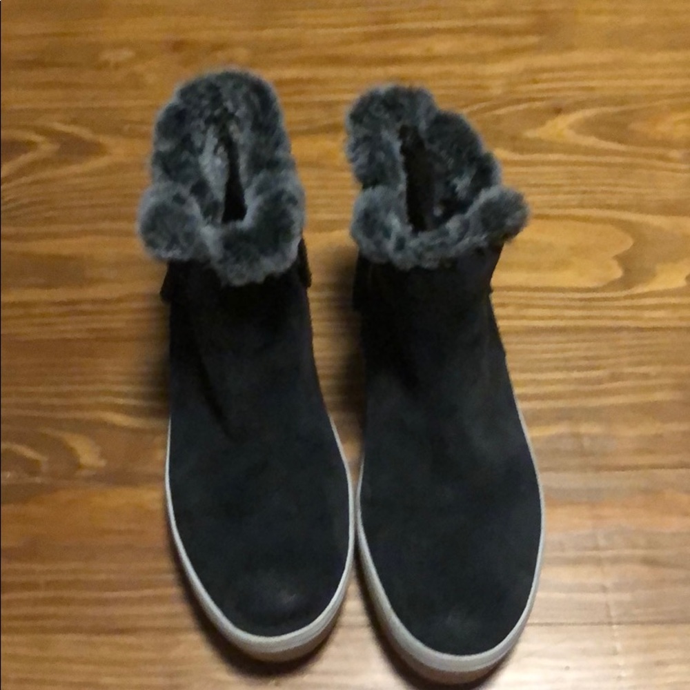 Dolce Vita fir lined booties.
